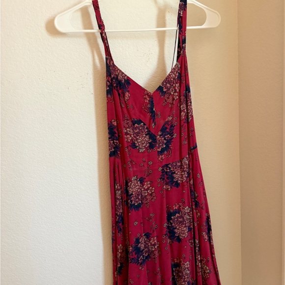 Kimchi Blue Dresses & Skirts - Kimchi Blue Red Floral Maxi Dress with Blue Accents